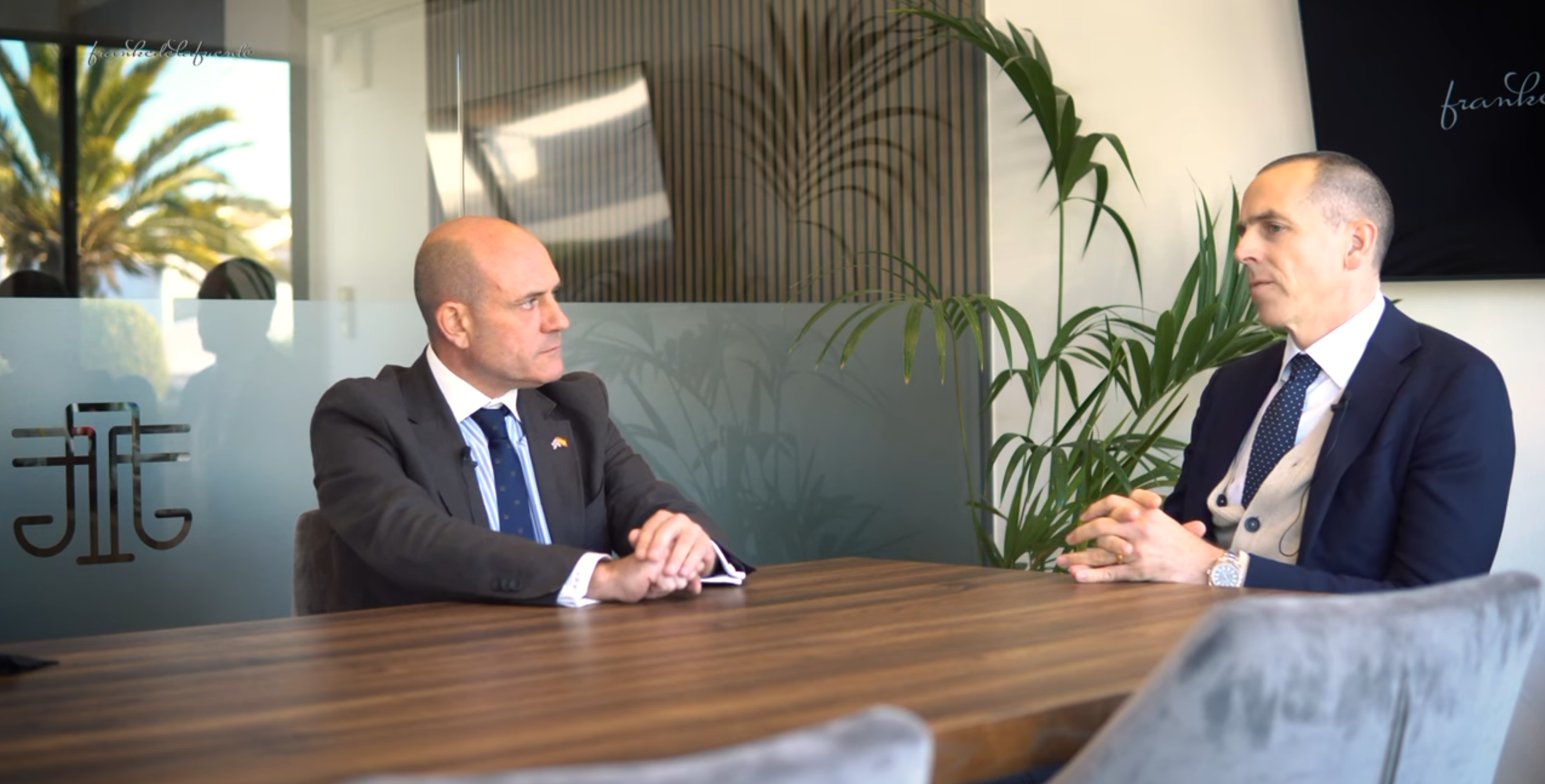 The Country Files — with Marc Elliott, Fluent Finance Abroad